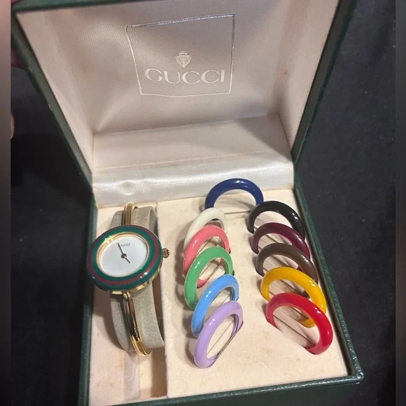 GUCCI So popular vintage RARE bracelet watch 💕💜💕 - Picture 2 of 5